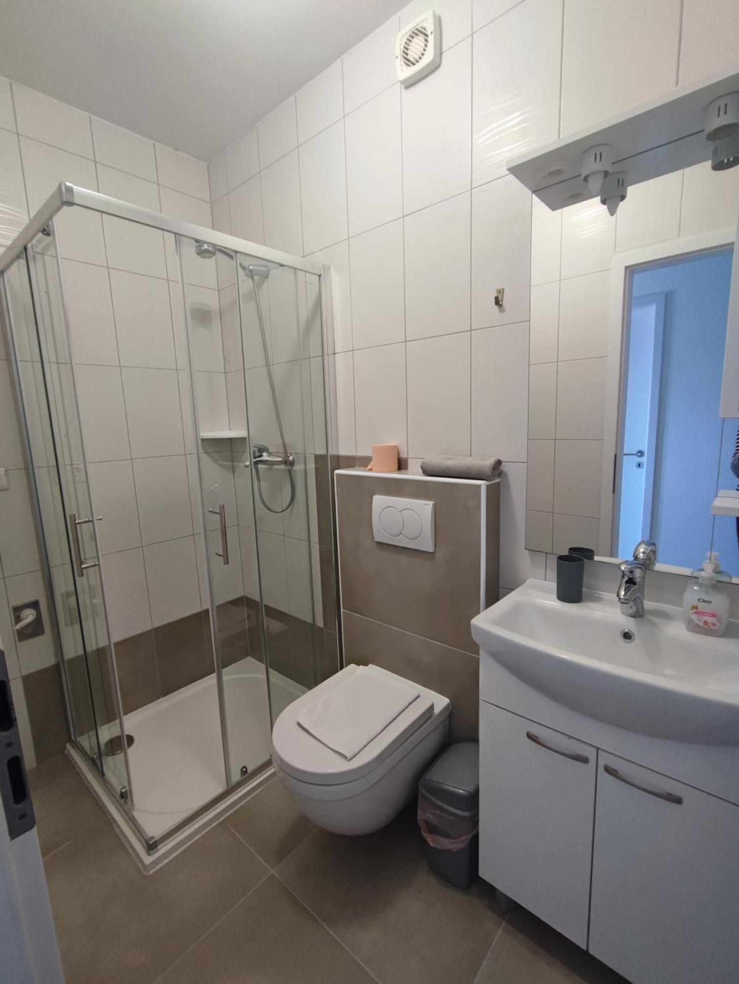 Apartmani Plaza سيلتسي الغرفة الصورة